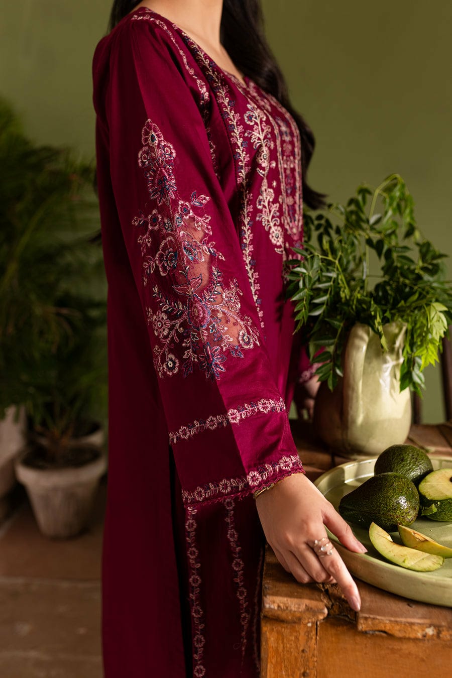 Betty embroidery 2pc